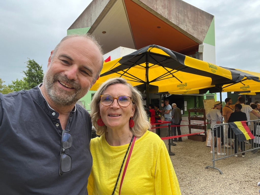 Christophe Biraud de la Communauté des Français du Luxembourg avec Virginie Michielsen, présidente de l’URB-BKV, l’Union Royale Belge.