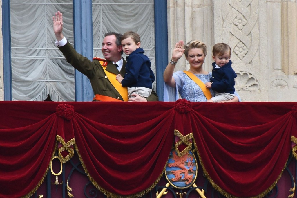 Changement historique au Luxembourg : Guillaume succède à Henri