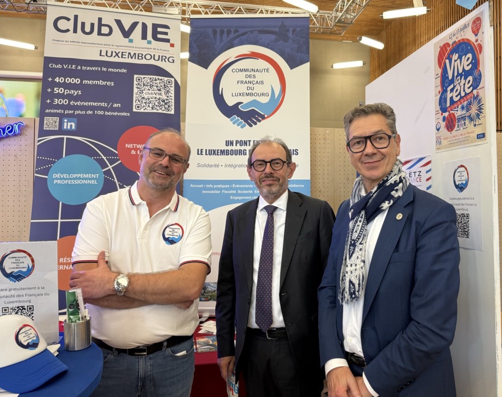 De gauche à droite - Christophe BIRAUD (Initiateur et coordinateur de la Communauté des Français du Luxembourg), Mr Christophe BOUCHARD (Ambassadeur de France au Luxembourg) et Mr Bruno THERET (Président du Conseil Consulaire)