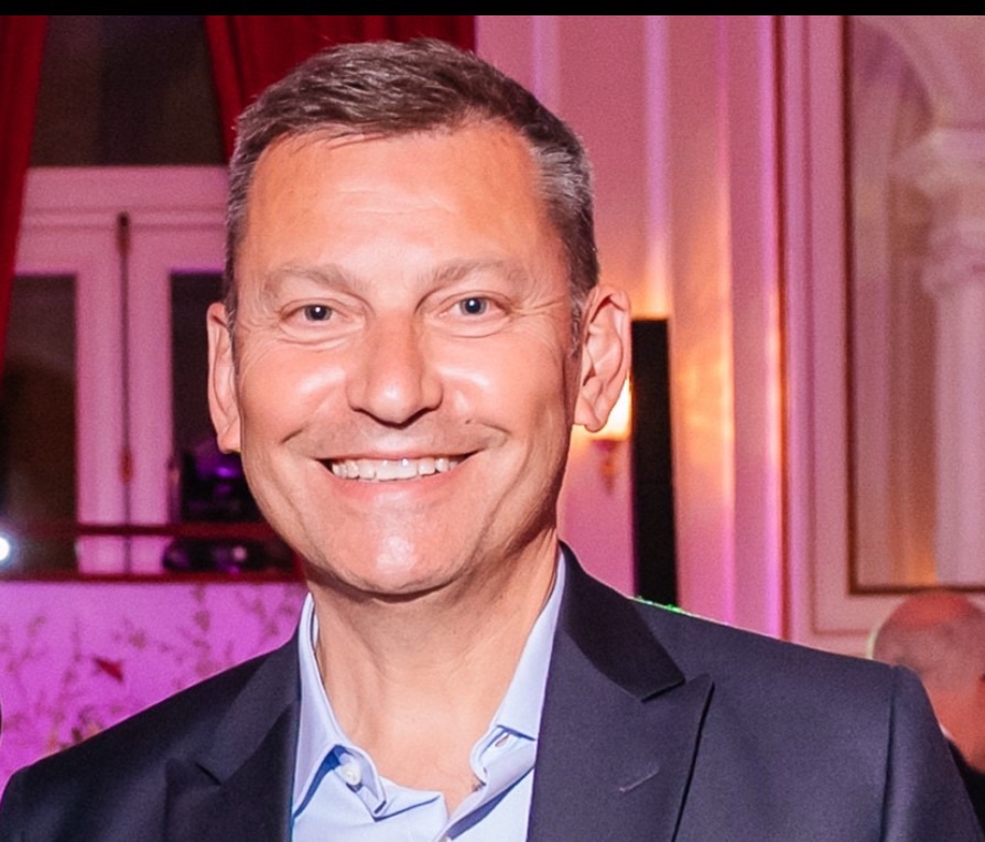 « 1 Français - 1 Portrait » avec Guy Brandenbourger. De PwC à la santé, engagement d’un Français à Dudelange et au Luxembourg